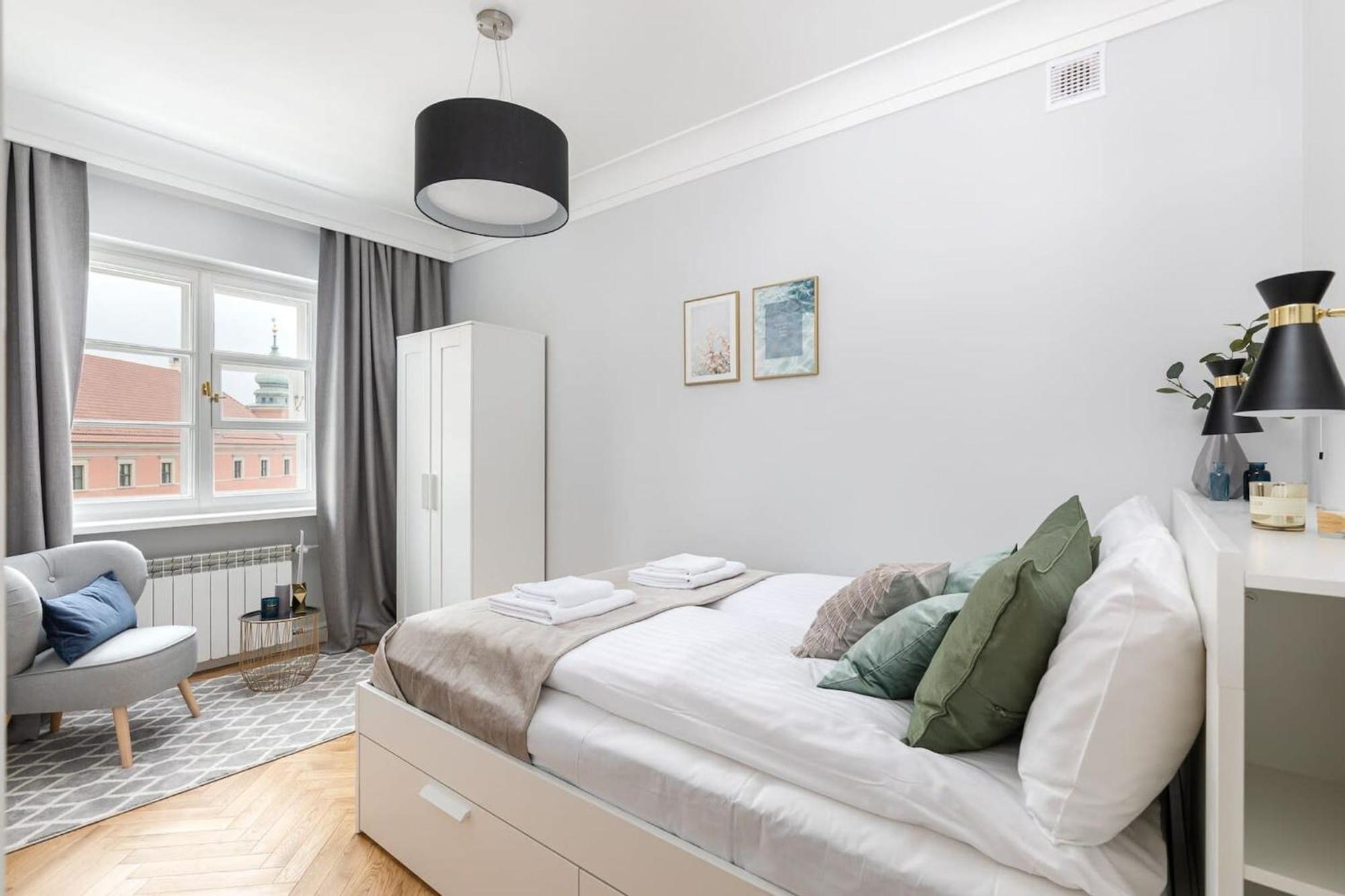 Plac Zamkowy - Apartment With City View By Noclegi Renters Warszawa Eksteriør billede